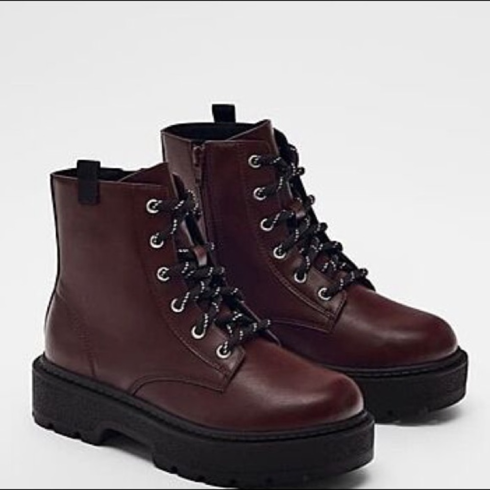 SOLD Zara Burgundy Low Heeled Ankle Boots. Size 8. - Picture 5 of 9